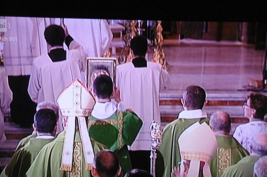 Santa Messa In Diretta Su Rai 1 Dalla Cattedrale Di Matera: Report E ...