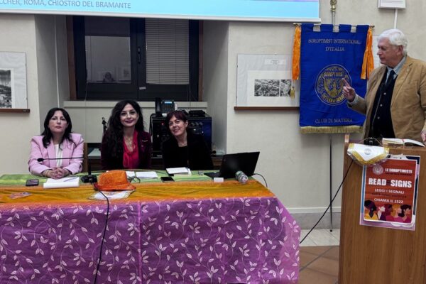 Maura Anfossi presenta libro "Emozioni a colori" nella biblioteca Stigliani con Soroptimist Club Matera per  Giornata contro violenza sulle donne: report e foto