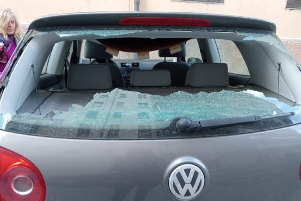 Vandalizzate auto in sosta nei pressi della stazione ferroviaria Santa Maria a Potenza