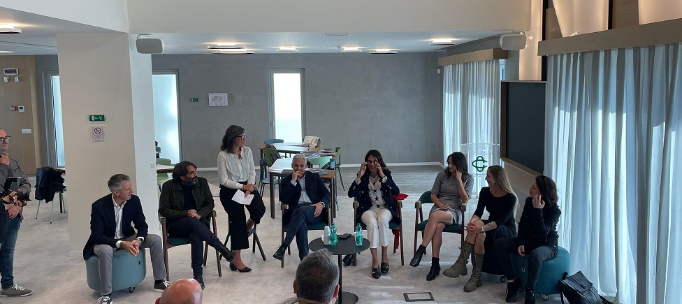 Presentato a Potenza il film Il meglio di te con attori Maria Grazia  Cucinotta e Vincent Riotta e regista Fabrizio Maria Cortese: report e foto  - SassiLive