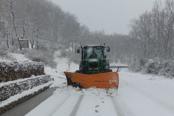 Neve in Basilicata, Anas: mezzi e personale in azione per pulizia tratti stradali in provincia di Cosenza e lungo A2 Autostrada del Mediterraneo tra Campotenese, Frascineto e Lagonegro. Aggiornamento meteo regioni centro-sud Italia