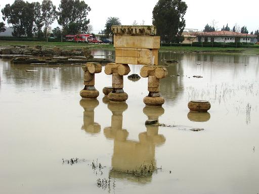 il_tempio_di_apollo_licio_di_metaponto_sottacqua.jpg