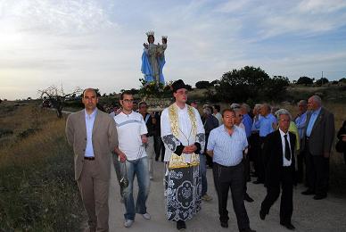 la_processione_della_madonna_delle_vergini.jpg