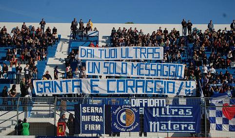 striscione_ultras_matera.jpg