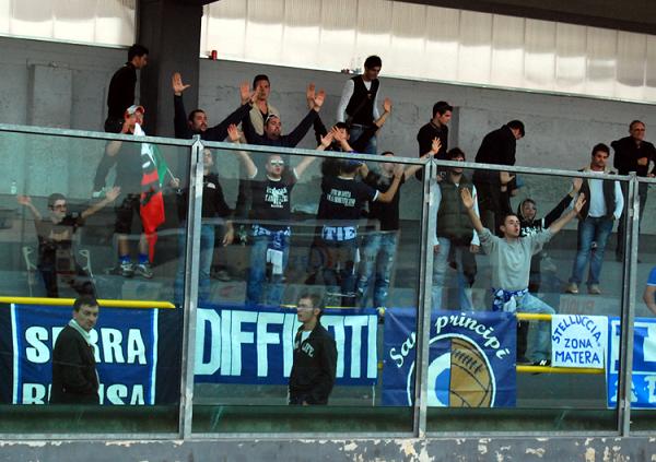 i_tifosi_del_matera_a_francavilla_fontana.jpg